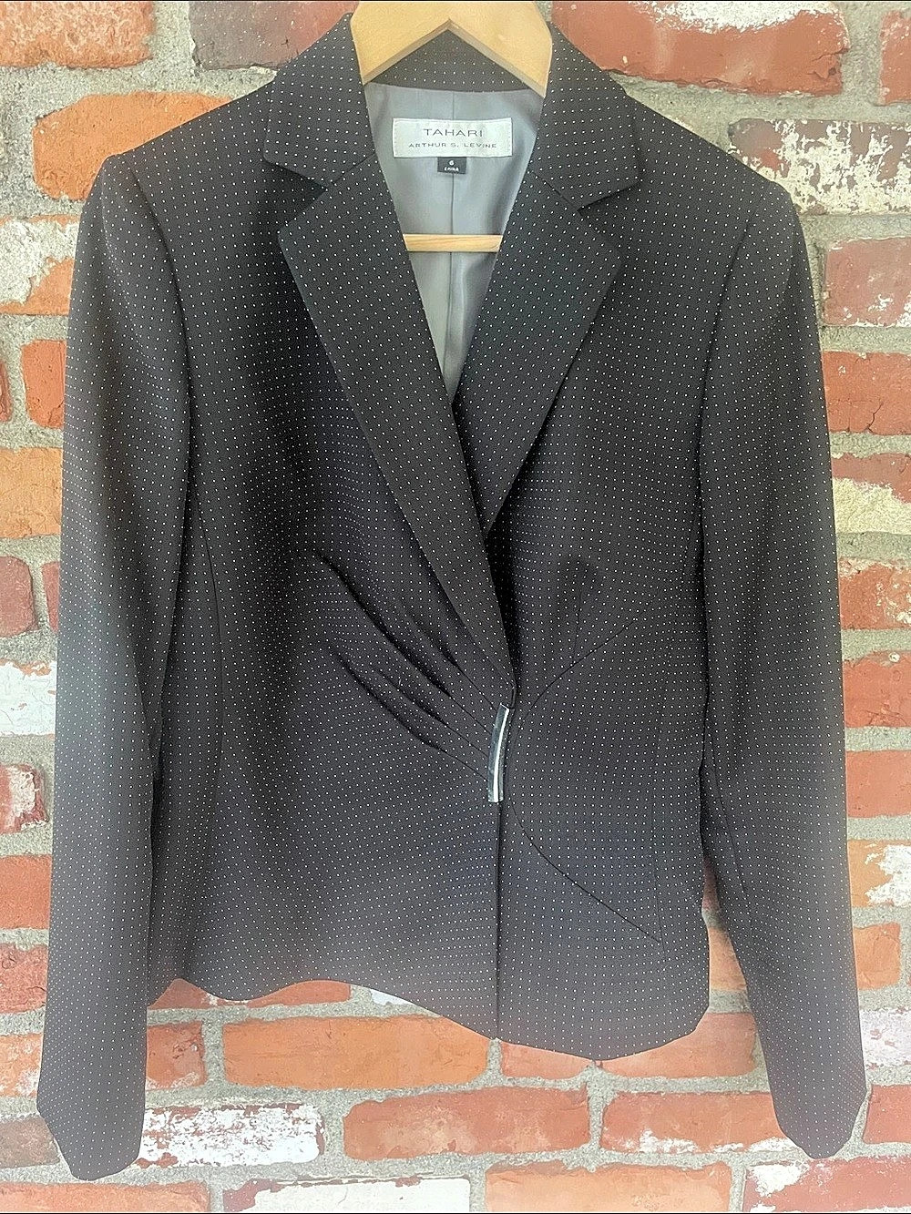 Tahari Polka Dot Blazer Black & White Small Like New from 2012 careerwear
